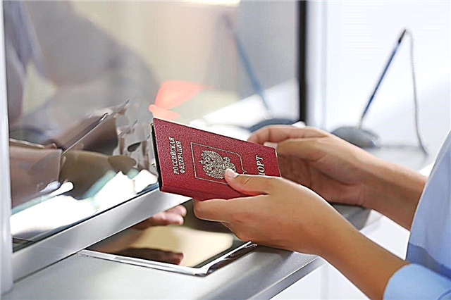  Syarat penggantian pasport Persekutuan Rusia mengikut umur