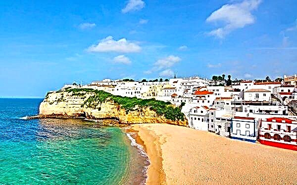 Algarve vil forblive uden turister indtil april 2021