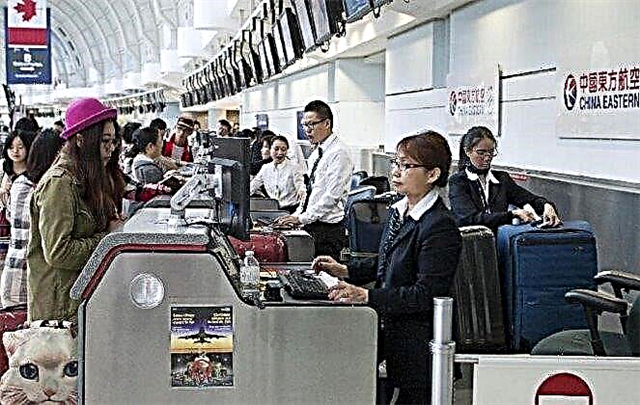 Check-in for a flight with China Eastern Airlines