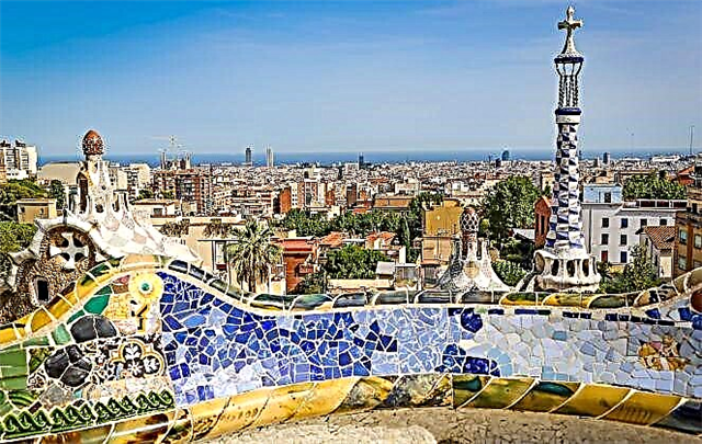 Di manakah tempat terbaik untuk tinggal di Barcelona untuk orang asing