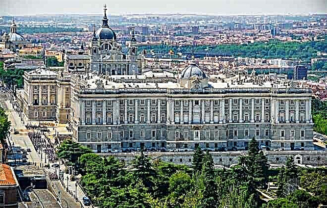 Utazás Spanyolországba: Madridi Királyi Palota