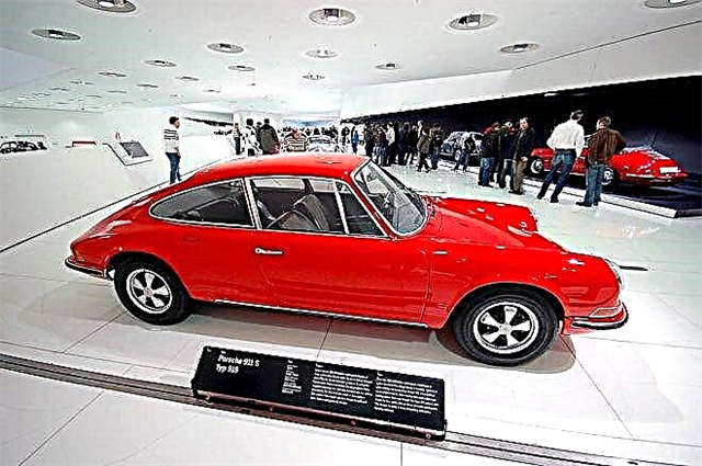 The futuristic Porsche Museum in Stuttgart