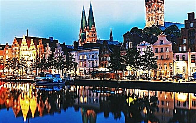 The city of seven spiers: temples, cathedrals and mosques of Lubeck
