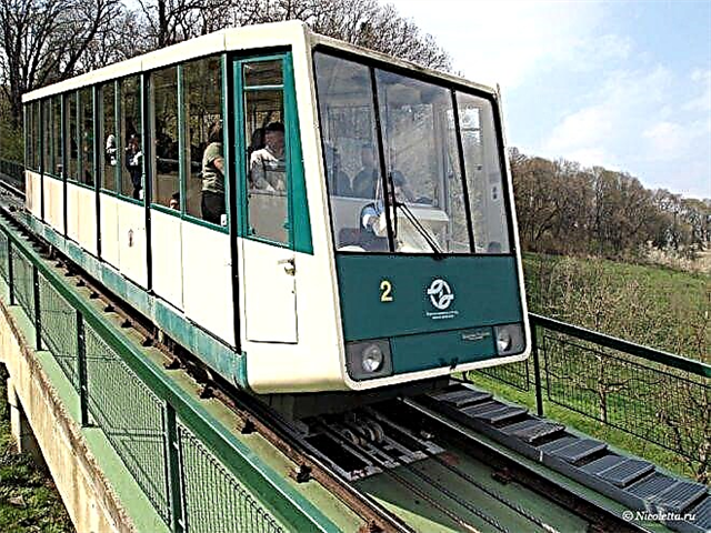 قطار جبلي مائل رائع في براغ