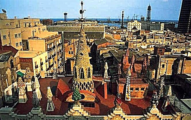 Gaudijeva palača: povijest gradnje, arhitektura, kako doći
