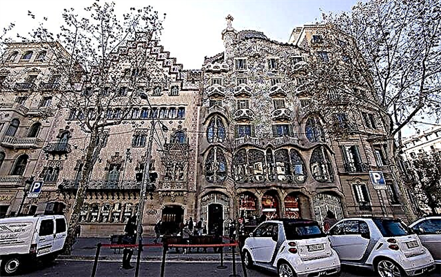 Casa Batllo: a fantastic architectural structure with a secret meaning