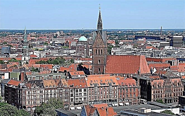 Famous temples, mosques and cathedrals in Hanover