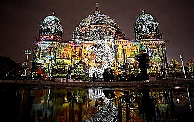 Spectacular light art festival in Berlin